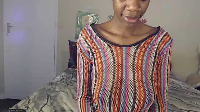 Snapshot of Blacktittiex02 chatting on November 18, 4:44 pm Blacktittiex02 online show from November 18, 4:44 pm