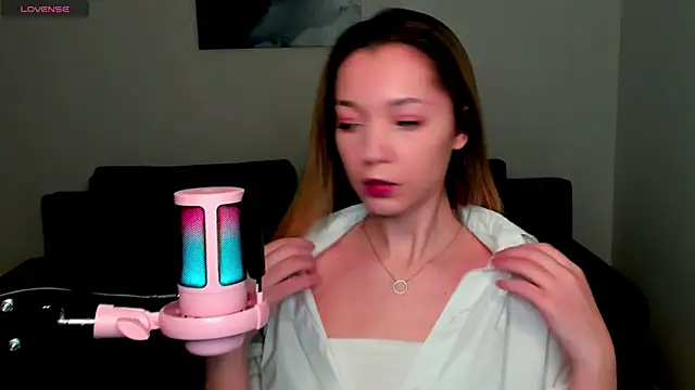 MiaThaine online show from January 3, 12:54 am