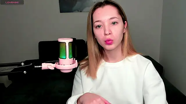 MiaThaine online show from January 6, 12:57 pm