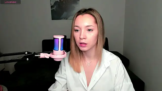 MiaThaine online show from January 9, 3:47 am