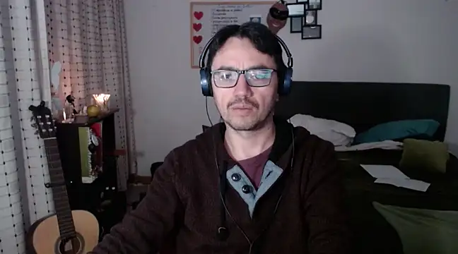 Snapshot of Diptongo chatting on March 16, 12:34 am Diptongo online show from March 16, 12:34 am