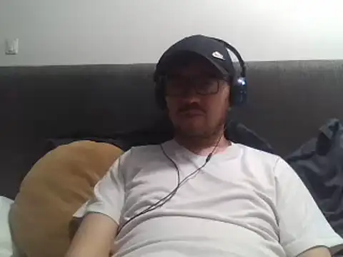 Snapshot of Diptongo chatting on March 21, 3:44 am Diptongo online show from March 21, 3:44 am