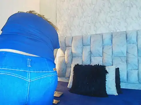 charlotte  G online show from September 19, 11:22 am