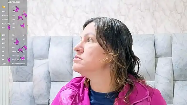 charlotte  G online show from October 5, 11:08 am