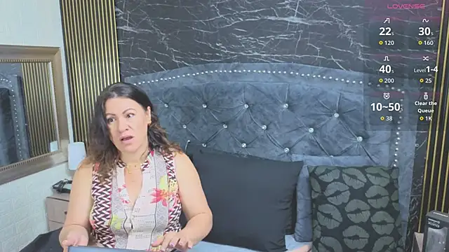 charlotte  G online show from April 11, 11:14 am