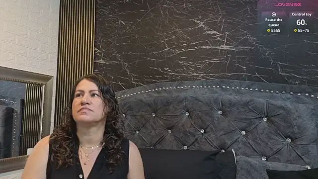 charlotte  G online show from April 19, 10:47 am