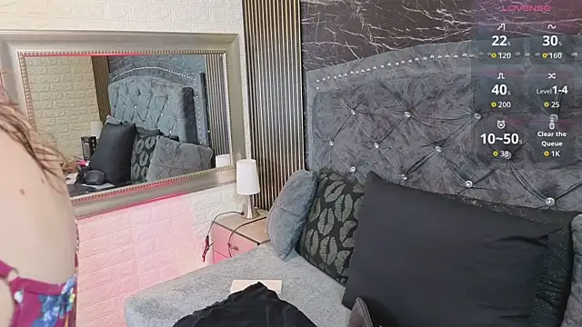 charlotte  G online show from April 21, 11:38 am