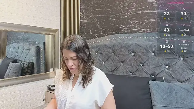 charlotte  G online show from April 22, 11:12 am