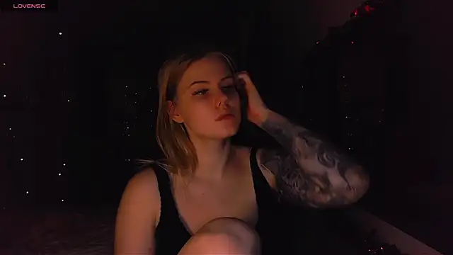 VoluptuousDreams online show from February 1, 6:08 pm