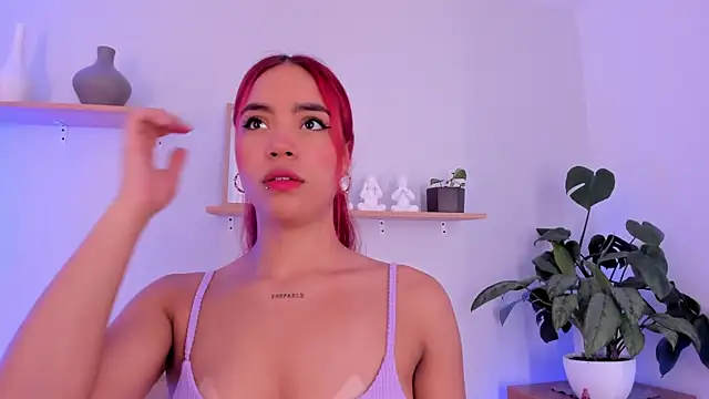 Scarlett Morgan  online show from February 5, 7:31 pm