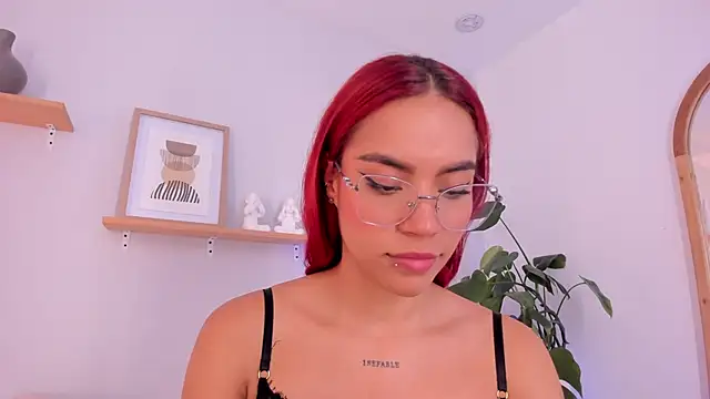 Scarlett Morgan  online show from February 10, 10:40 pm