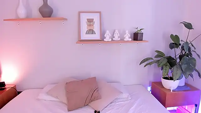 Scarlett Morgan  online show from March 11, 7:47 pm