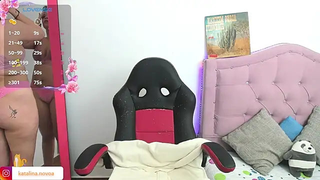 Snapshot of Katalina_novoa chatting on February 27, 12:43 am Katalina novoa online show from February 27, 12:43 am