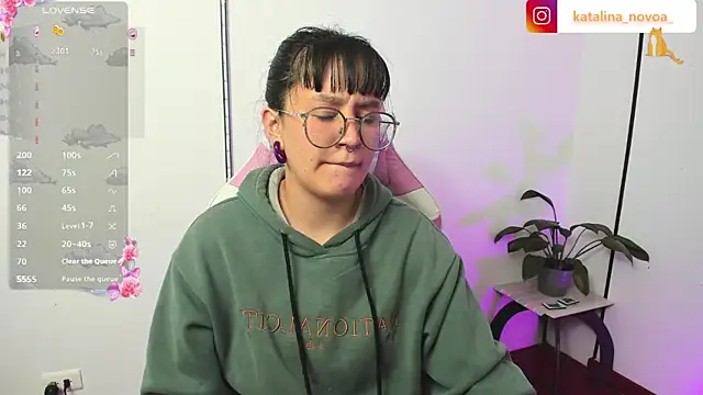 Katalina novoa online show from July 2, 2:33 am