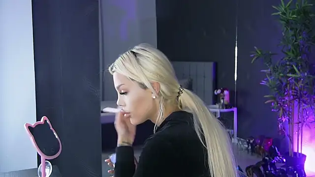 shayblonde online show from March 15, 6:25 am