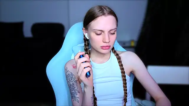 StellaLawless online show from April 21, 2:51 am