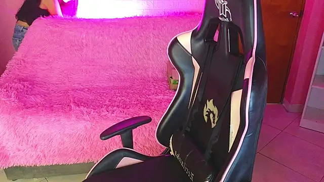 keity moon online show from April 18, 1:59 pm