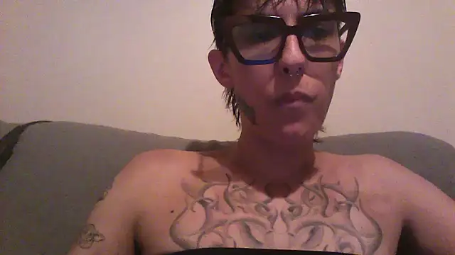 Snapshot of nickfxx chatting on March 15, 12:05 am nickfxx online show from March 15, 12:05 am