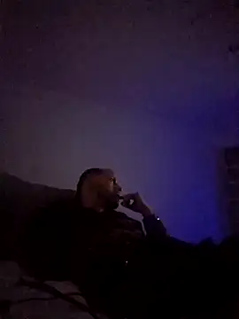 Snapshot of denisxlRo chatting on December 17, 2:33 am denisxlRo online show from December 17, 2:33 am