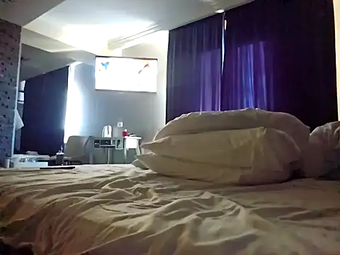 Snapshot of denisxlRo chatting on January 2, 1:19 pm denisxlRo online show from January 2, 1:19 pm