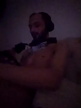 Snapshot of denisxlRo chatting on February 22, 8:20 pm denisxlRo online show from February 22, 8:20 pm