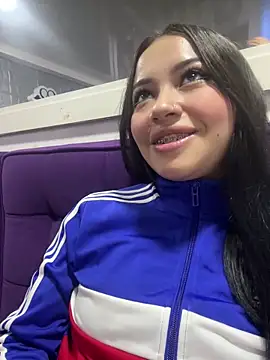 Snapshot of abbymnd chatting on December 7, 1:29 pm abbymnd online show from December 7, 1:29 pm