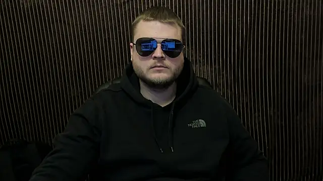 Snapshot of FindomDom chatting on February 24, 3:54 pm FindomDom online show from February 24, 3:54 pm