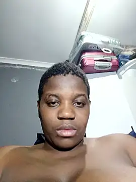 Bigchoccojugsxx online show from February 13, 9:33 pm