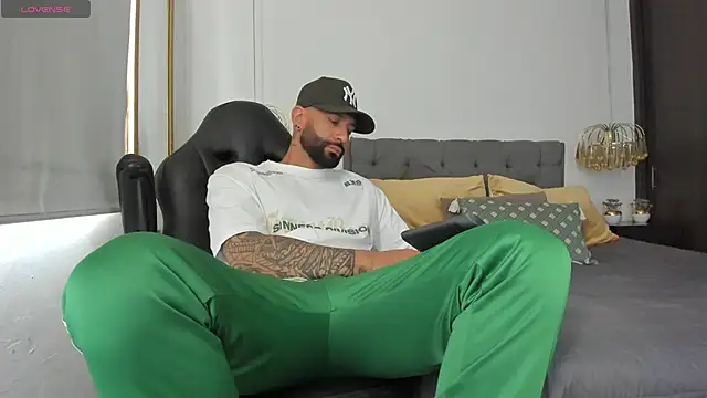 Yorby Maxx1 online show from January 16, 8:25 pm