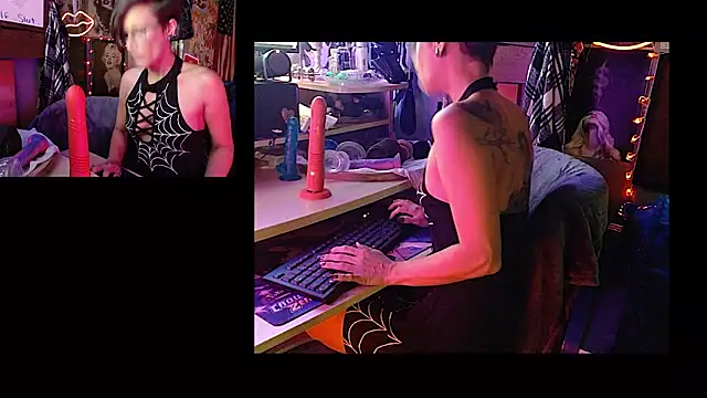 Snapshot of nephilaaranea chatting on April 27, 9:46 pm nephilaaranea online show from April 27, 9:46 pm
