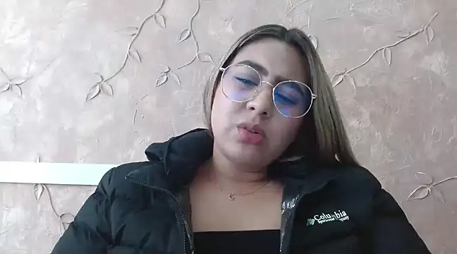 Snapshot of Miabonnett_ chatting on January 24, 4:06 pm Miabonnett online show from January 24, 4:06 pm