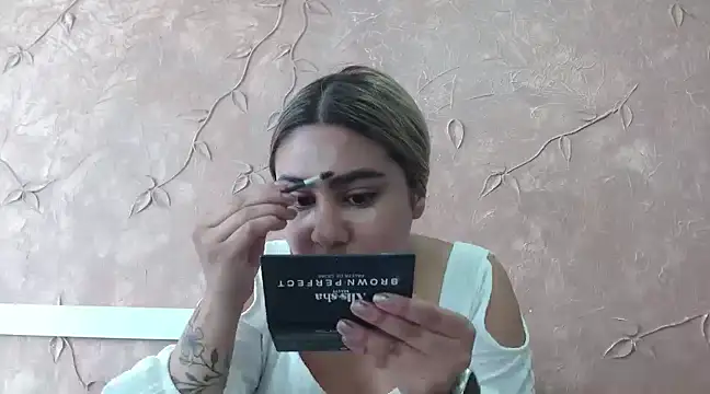 Snapshot of Miabonnett_ chatting on January 25, 1:08 pm Miabonnett online show from January 25, 1:08 pm