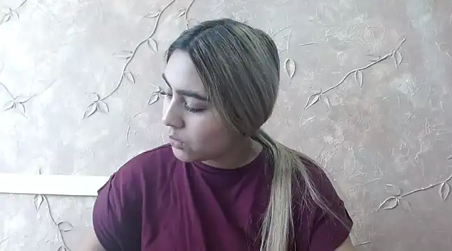 Snapshot of Miabonnett_ chatting on January 28, 1:49 pm Miabonnett online show from January 28, 1:49 pm