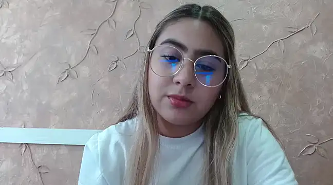 Snapshot of Miabonnett_ chatting on January 29, 3:58 pm Miabonnett online show from January 29, 3:58 pm