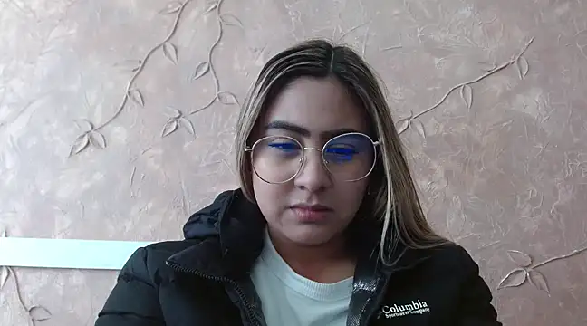 Snapshot of Miabonnett_ chatting on February 3, 4:10 pm Miabonnett online show from February 3, 4:10 pm