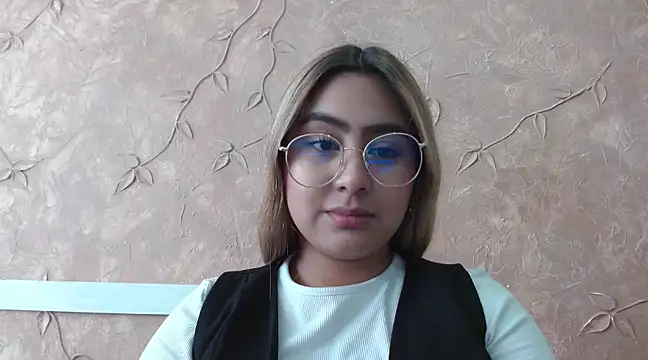 Snapshot of Miabonnett_ chatting on February 4, 4:18 pm Miabonnett online show from February 4, 4:18 pm