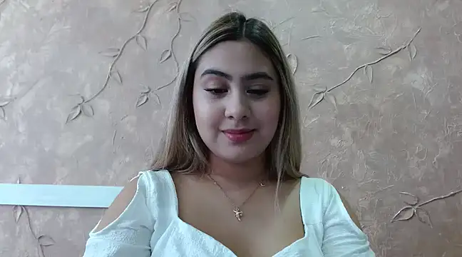 Snapshot of Miabonnett_ chatting on February 22, 3:14 pm Miabonnett online show from February 22, 3:14 pm