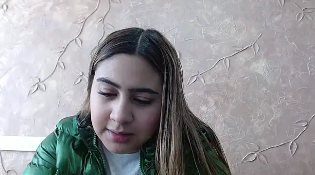 Snapshot of Miabonnett_ chatting on February 27, 12:02 pm Miabonnett online show from February 27, 12:02 pm