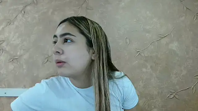 Snapshot of Miabonnett_ chatting on March 14, 12:07 pm Miabonnett online show from March 14, 12:07 pm