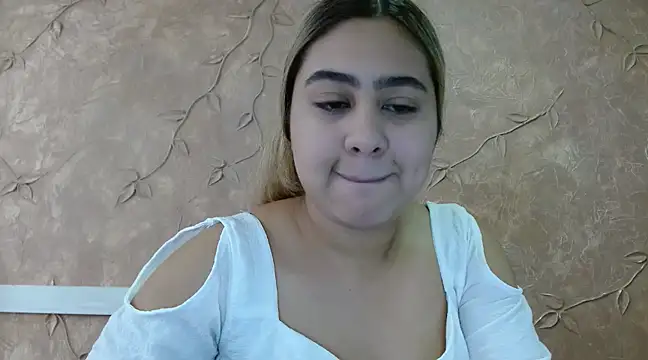 Snapshot of Miabonnett_ chatting on March 15, 12:02 pm Miabonnett online show from March 15, 12:02 pm