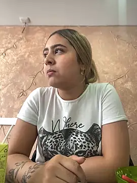 Snapshot of Miabonnett_ chatting on March 20, 4:09 pm Miabonnett online show from March 20, 4:09 pm