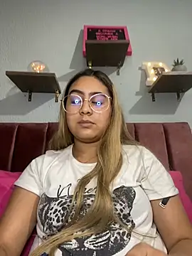 Snapshot of Miabonnett_ chatting on March 20, 10:18 pm Miabonnett online show from March 20, 10:18 pm