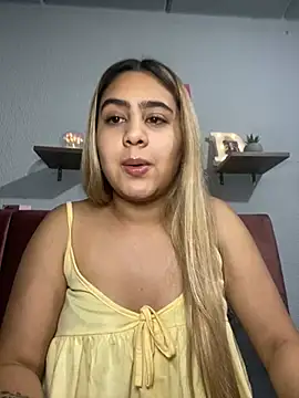 Snapshot of Miabonnett_ chatting on March 22, 10:15 pm Miabonnett online show from March 22, 10:15 pm