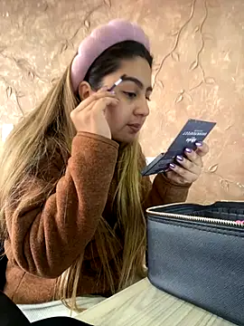 Snapshot of Miabonnett_ chatting on September 17, 12:07 pm Miabonnett online show from September 17, 12:07 pm