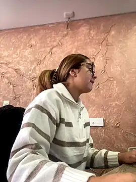 Snapshot of Miabonnett_ chatting on September 19, 11:55 am Miabonnett online show from September 19, 11:55 am