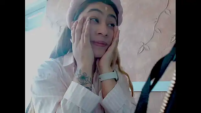 Snapshot of Miabonnett_ chatting on October 1, 12:11 pm Miabonnett online show from October 1, 12:11 pm