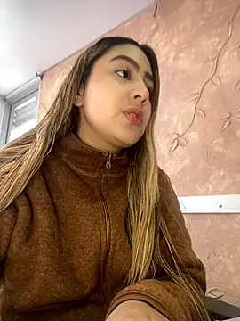 Snapshot of Miabonnett_ chatting on October 13, 12:05 pm Miabonnett online show from October 13, 12:05 pm