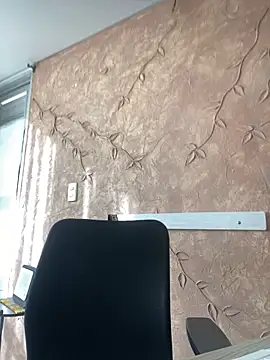 Snapshot of Miabonnett_ chatting on October 15, 12:05 pm Miabonnett online show from October 15, 12:05 pm