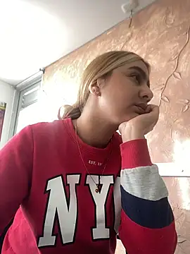 Snapshot of Miabonnett_ chatting on November 12, 12:05 pm Miabonnett online show from November 12, 12:05 pm