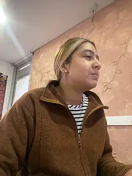 Snapshot of Miabonnett_ chatting on November 24, 12:16 pm Miabonnett online show from November 24, 12:16 pm